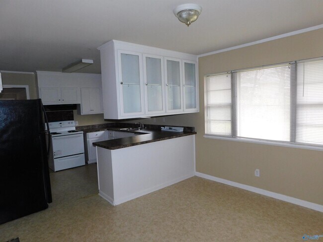 Building Photo - 3104 Cumbres Cir NW