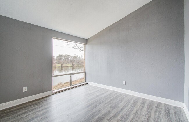 Building Photo - 417 Brook Hollow Dr