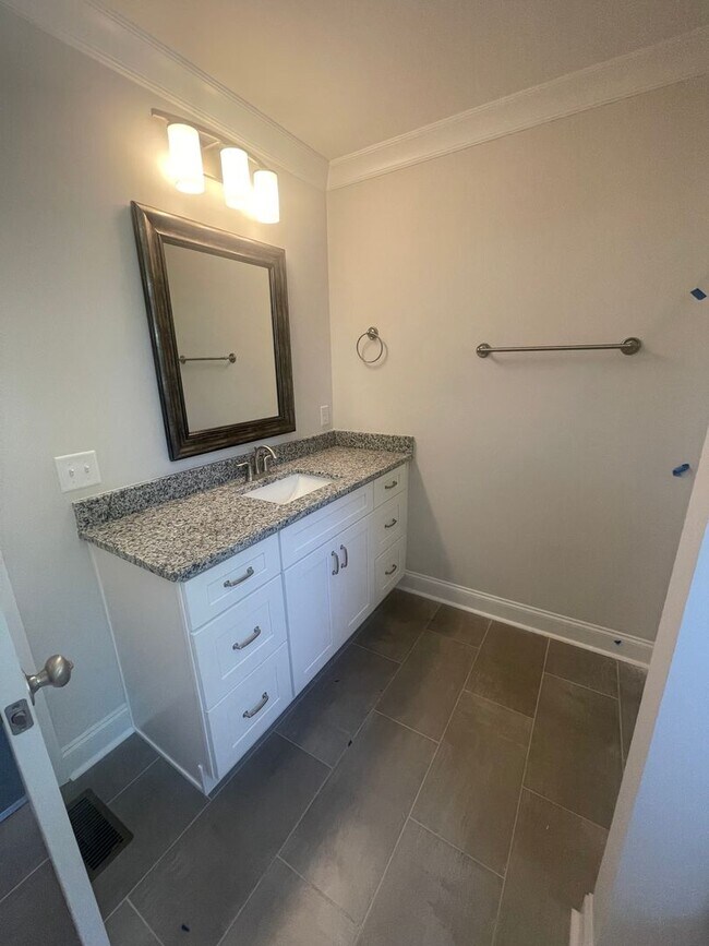 Building Photo - Ooltewah Rental 3 Bedrooms + Full Finished Basement