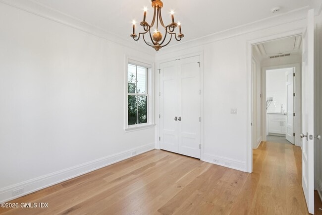 Building Photo - 25 Woodland Dr