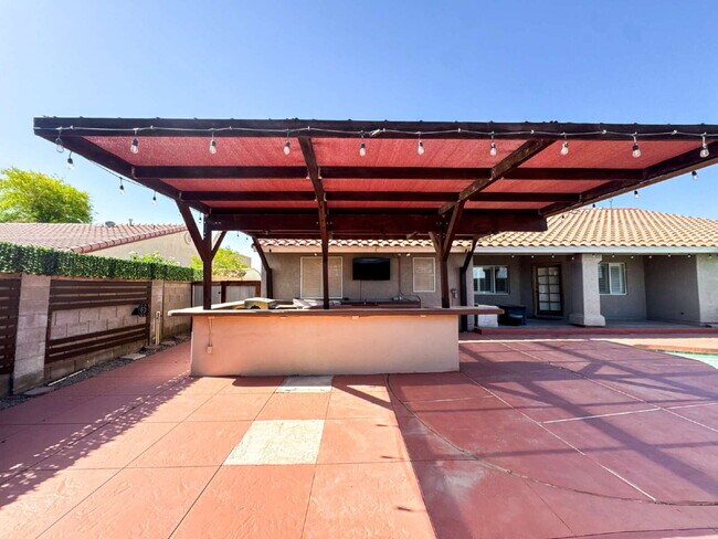 Building Photo - “Spacious 4-Bedroom, 2-Bathroom Home with Pool in Tamarack”