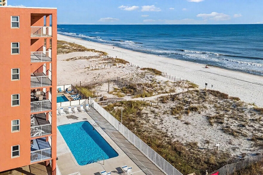 Building Photo - 633 W Beach Blvd