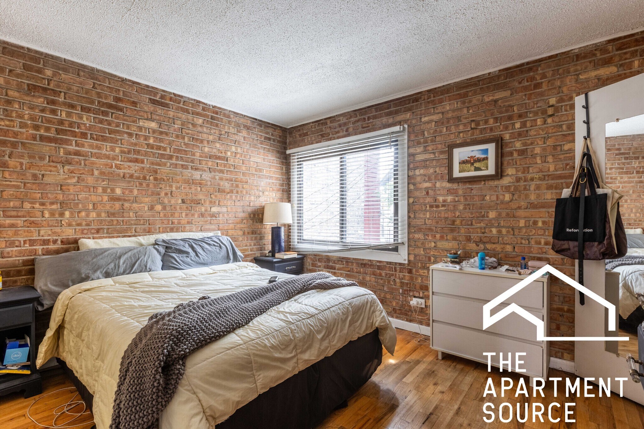 Building Photo - 715 W Diversey Pky