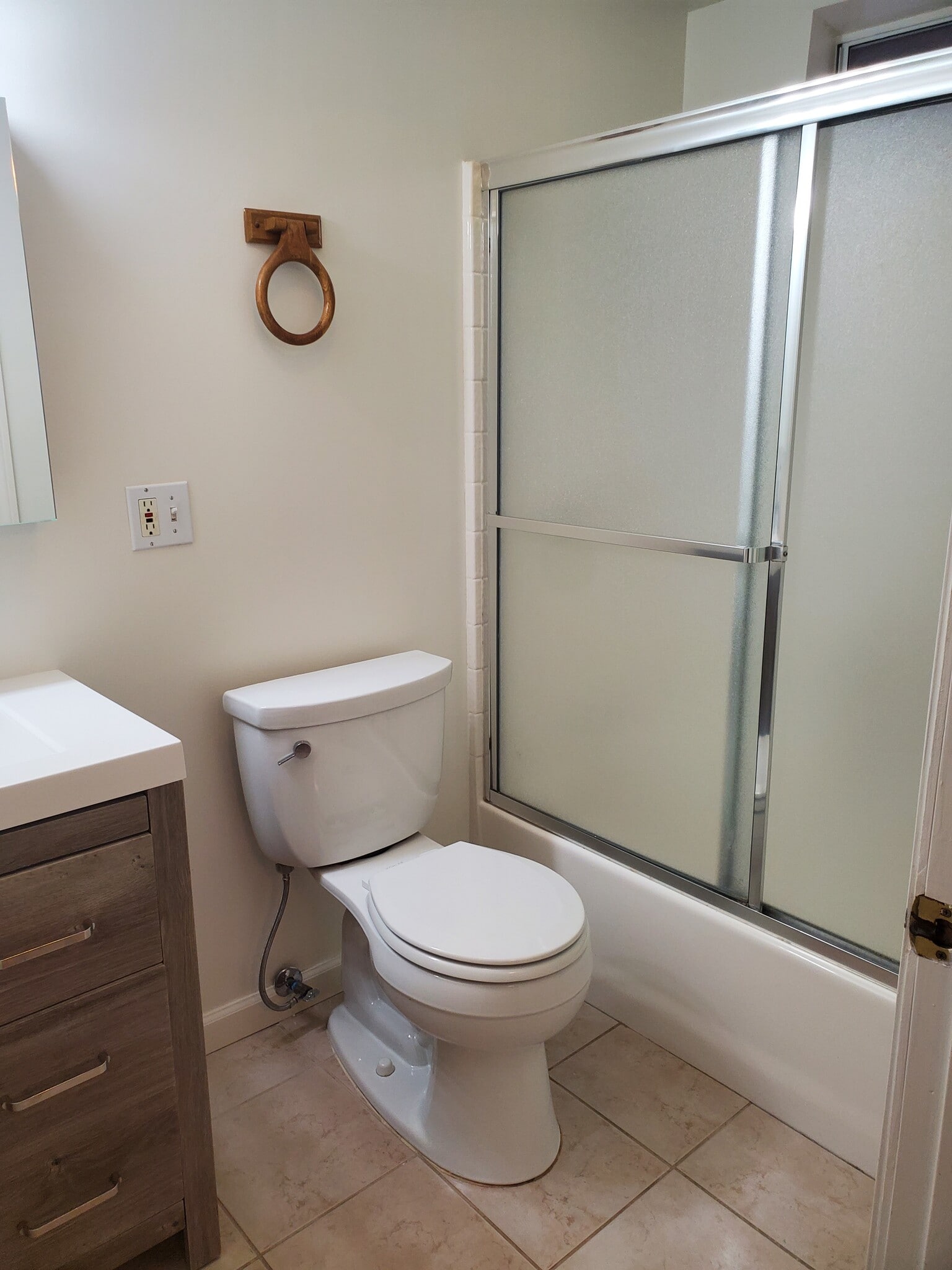 Both baths have a tub/shower combo - 17961 Lull St