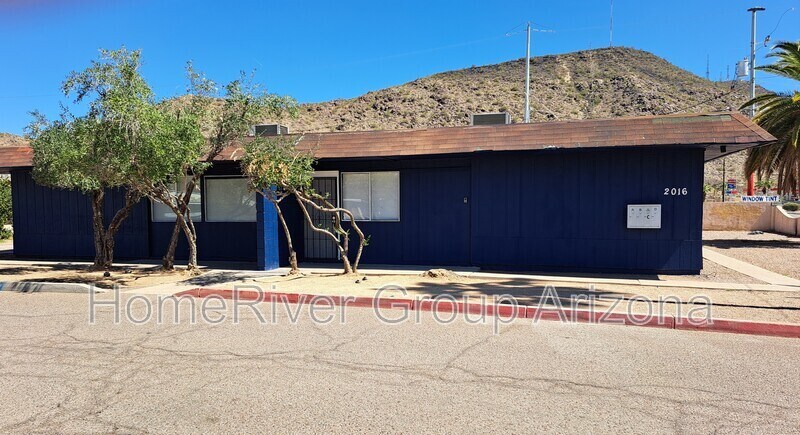 Building Photo - 2016 W Cactus Rd