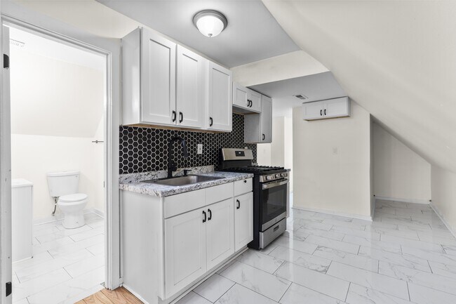 Building Photo - 693 Dixwell Ave