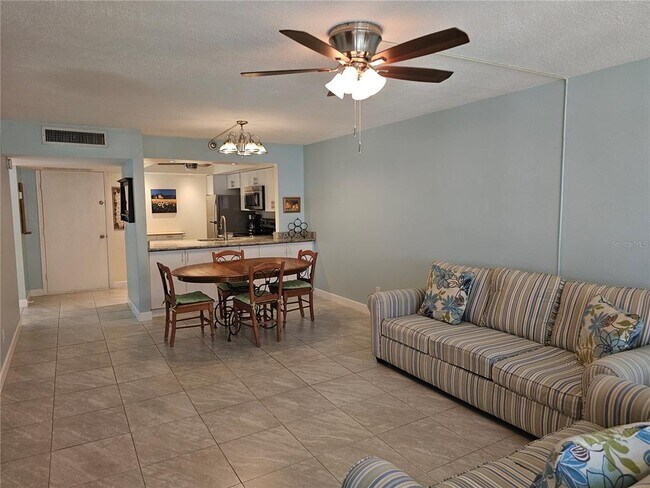 Building Photo - 14130 Rosemary Ln
