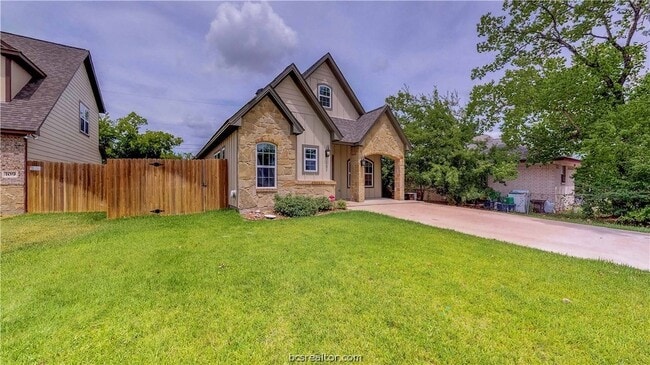 Building Photo - 111 Southland St