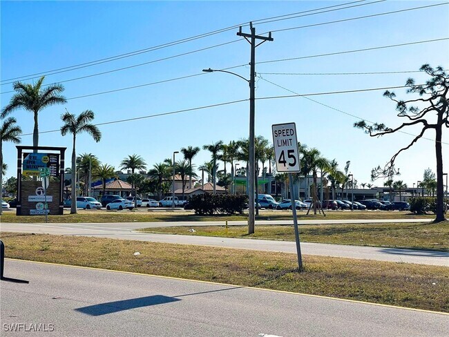 Building Photo - 2007 Chiquita Blvd S