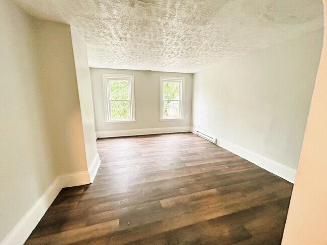 Building Photo - 7705 Star Ave