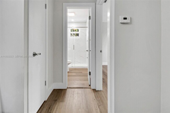 Building Photo - 1211 N Andrews Ave