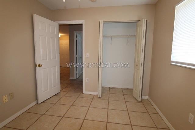 Building Photo - 2311 18th Ave E