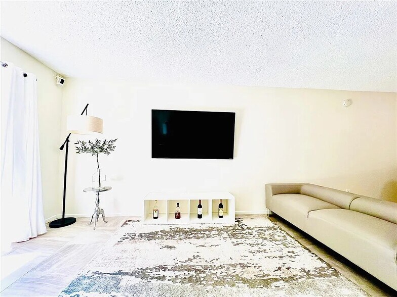 Building Photo - 23515 Lyons Ave