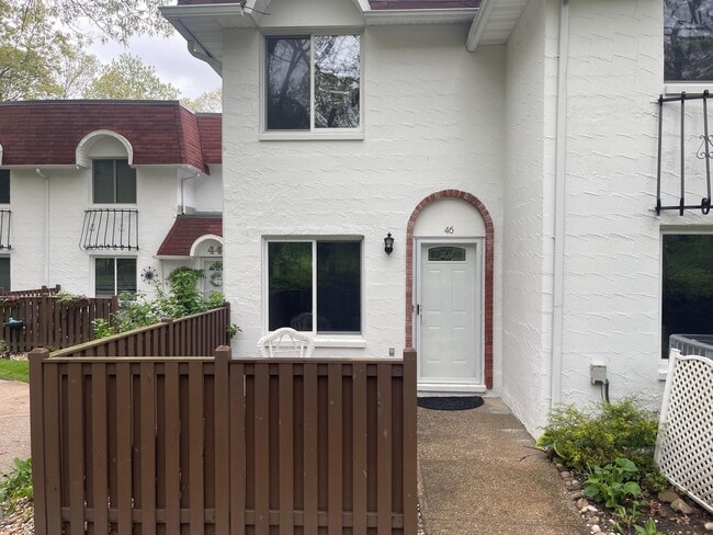 Primary Photo - 46 Birchwood Rd