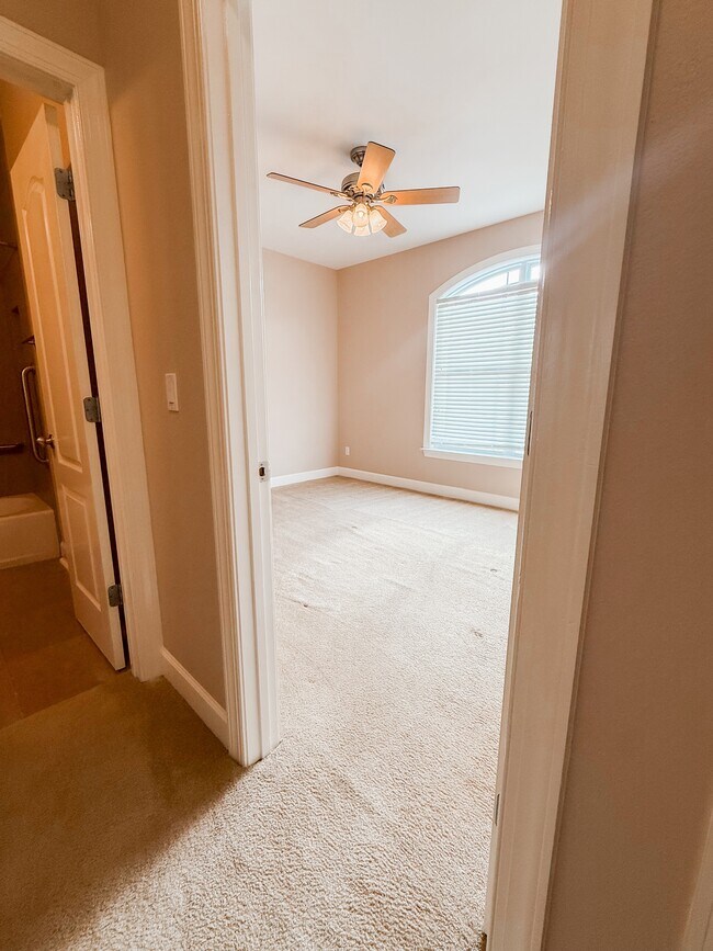 Building Photo - 201 Mallard Pond Cir