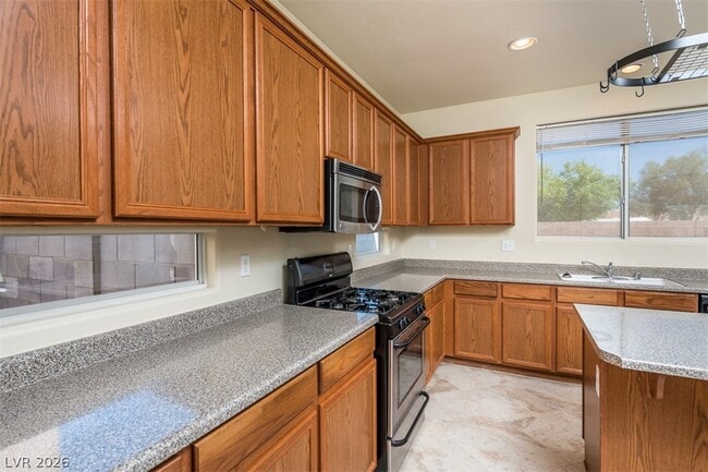 Building Photo - 5242 Spring Canyon St