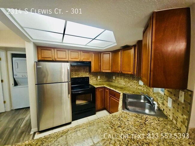 Building Photo - 2314 S Clewis Ct