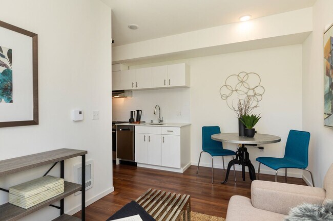 Interior Photo - Vue on Harvard