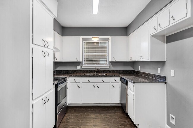 Building Photo - 10314 Antrim Ln