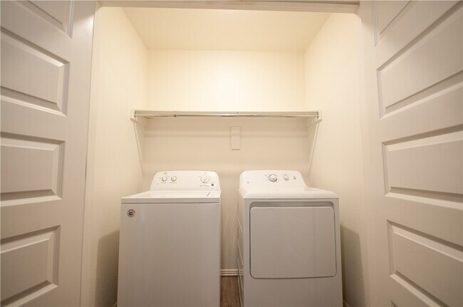 Building Photo - 4073 W Santa Maria Ln