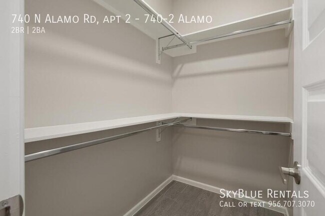 Building Photo - 740 N Alamo Rd