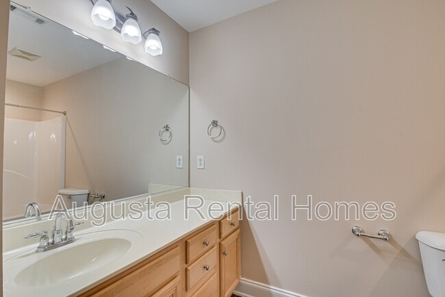 Building Photo - 200 Kline St