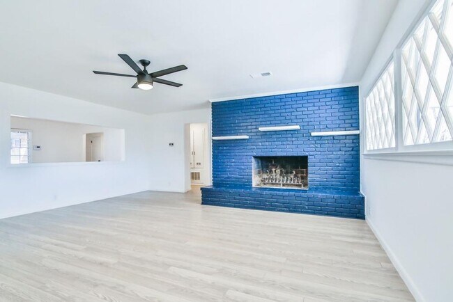 Building Photo - PRE-LEASING: Beautifully Updated 3 Bedroom Home