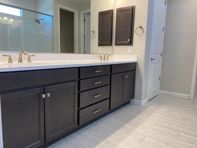 Building Photo - 6511 E Villa Maria Dr