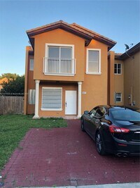 Building Photo - 855 SW 6th Ct