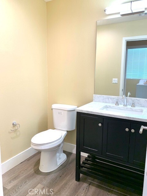 Building Photo - 1726 S Walnut Ave