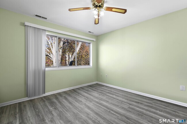 Building Photo - 267 Melba St