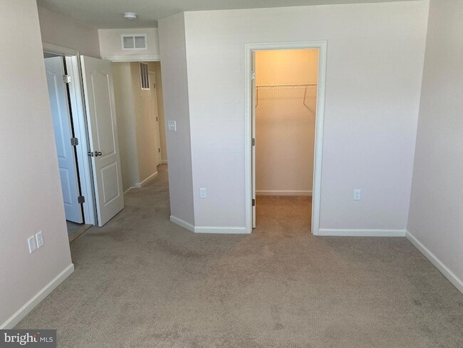 Building Photo - 37 Cecily Way