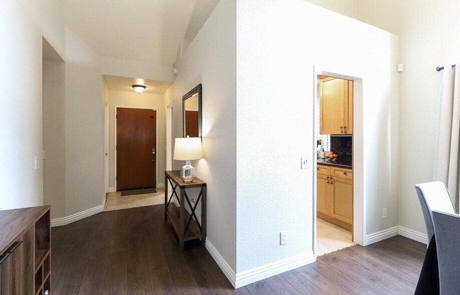 Building Photo - 7408 Belpine Pl