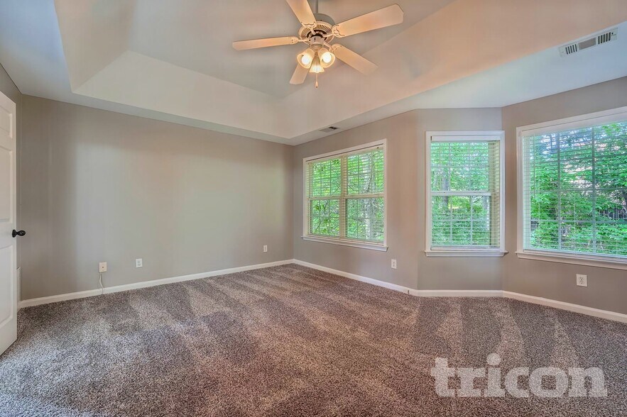 Building Photo - 2242 Rosemoore Walk NE