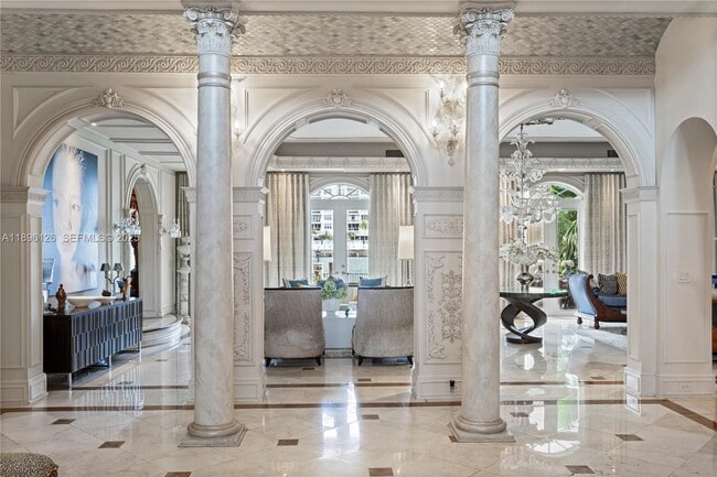 Building Photo - 5801 Pine Tree Dr