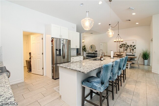 Building Photo - 721 Logan Blvd S