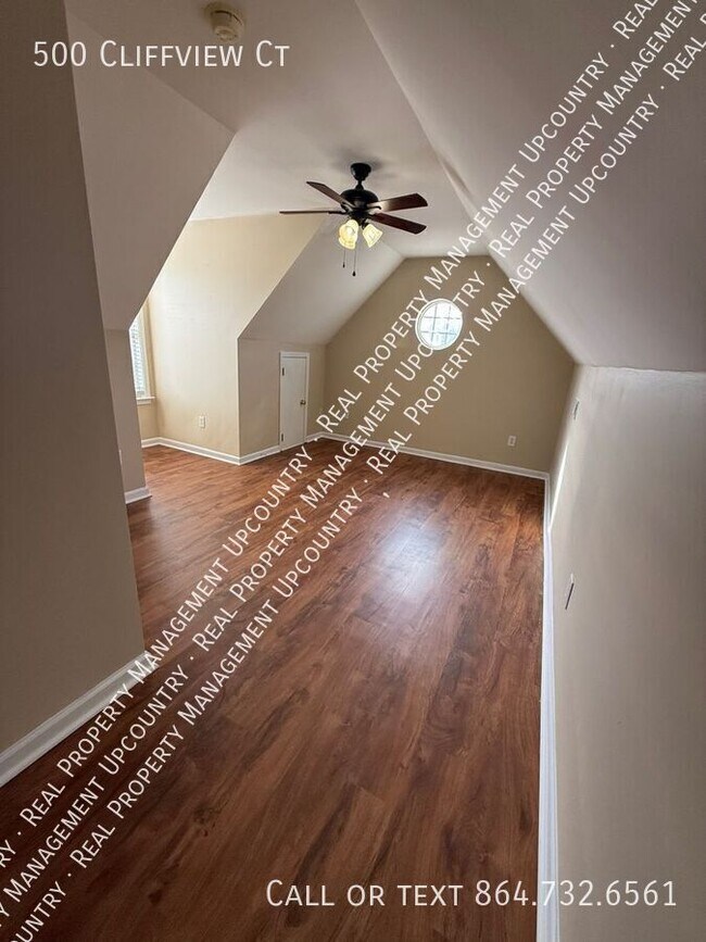 Building Photo - 500 Cliffview Ct