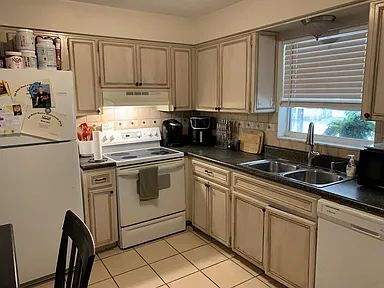 Building Photo - Charming 3BR Home | Large Fenced Yard + Prime Location