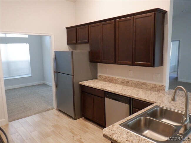 Building Photo - 1155 S Brookfield Dr
