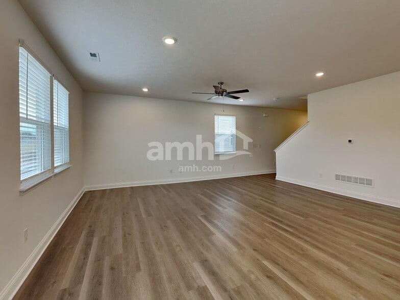 Building Photo - 9169 Henley Ave