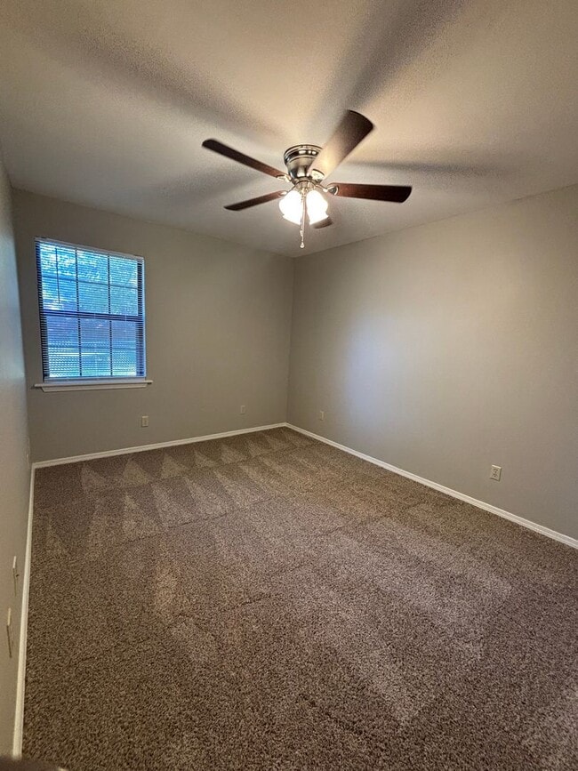 Building Photo - 3322 N Detroit Ave