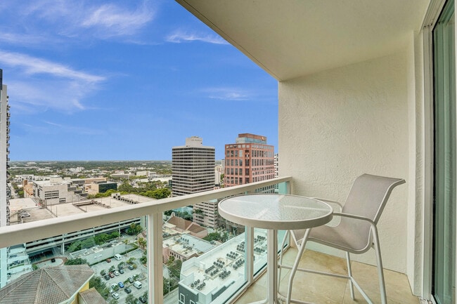 Building Photo - 350 SE 2nd St