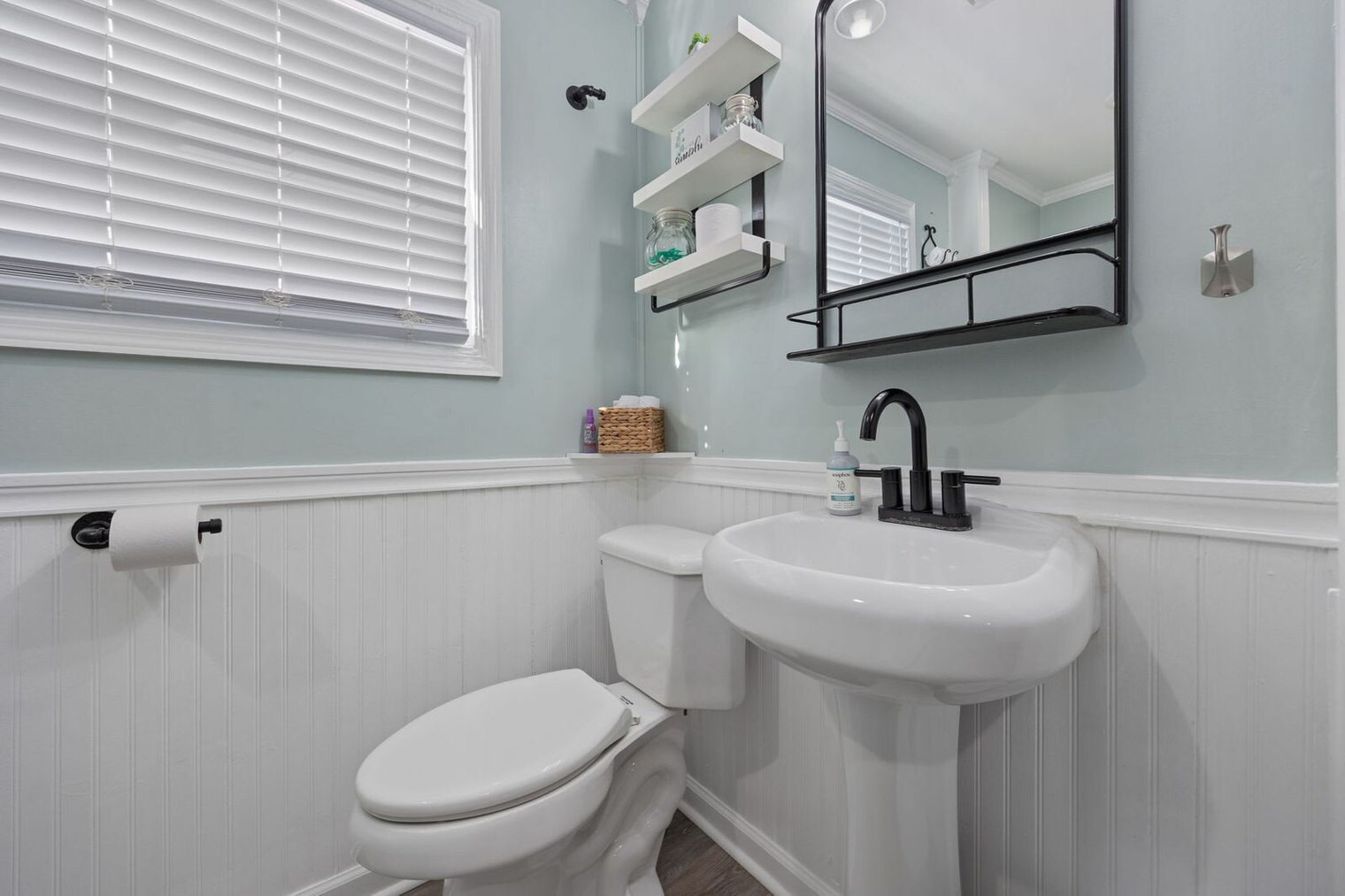 Building Photo - 347 Seabreeze Dr