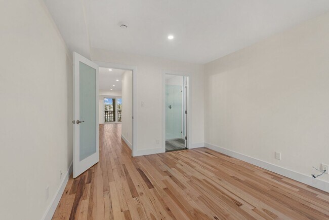 Building Photo - Coming Soon! Waterfront Living in Eastport – Renovated Condo in Severn House