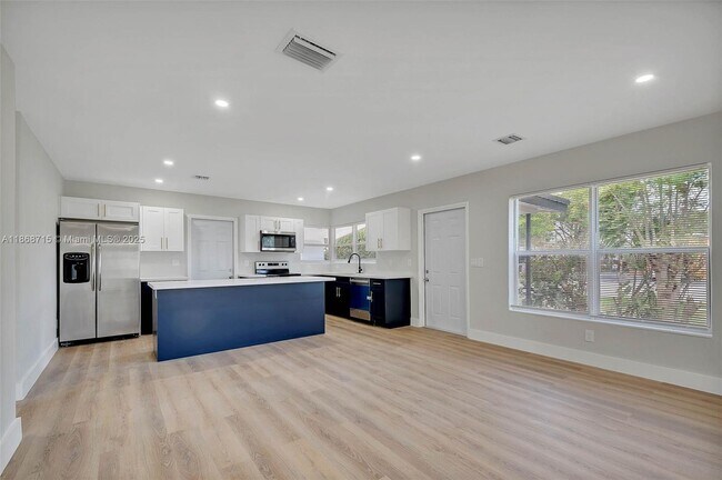Building Photo - 840 NW 39th St