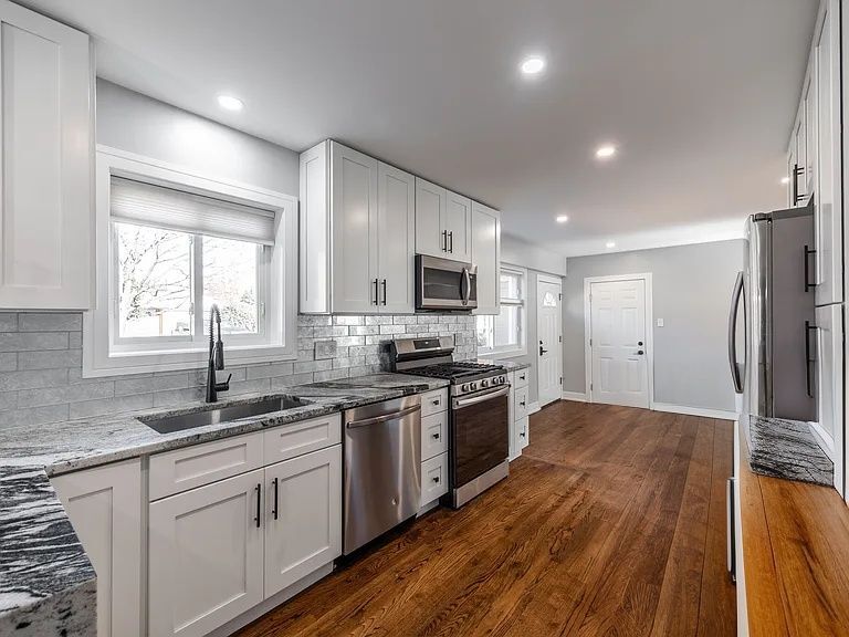 Building Photo - 7225 E Prairie Rd