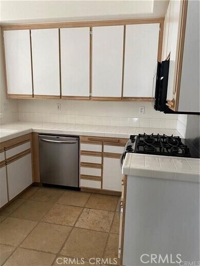 Building Photo - 14 Hillgate Pl