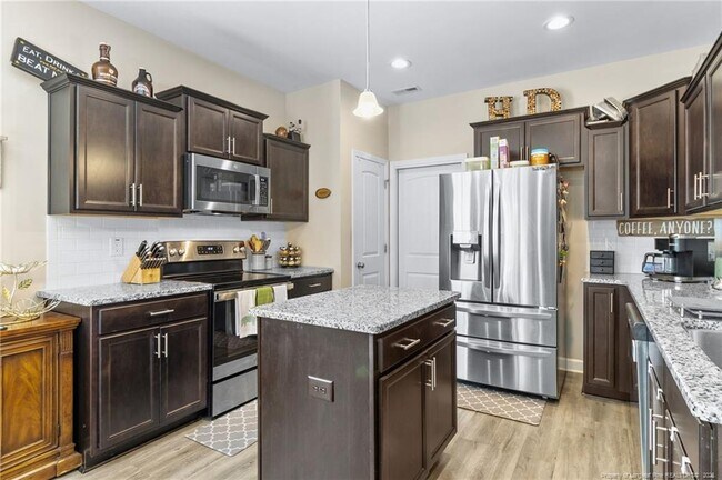 Building Photo - 50 Basswood Ct