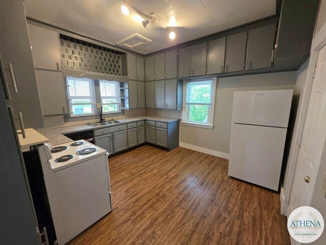 Building Photo - 2 Bedroom / 1.5 Bath House - NEAR SEMO's CAMPUS