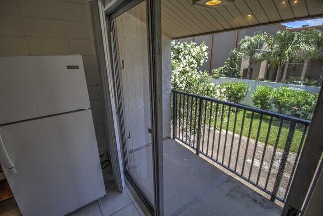 Building Photo - 208 W Kingfish St